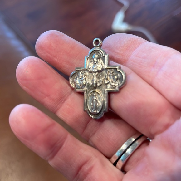 Vintage silver tone medal, I am a catholic please call a priest charm. - Picture 9 of 9